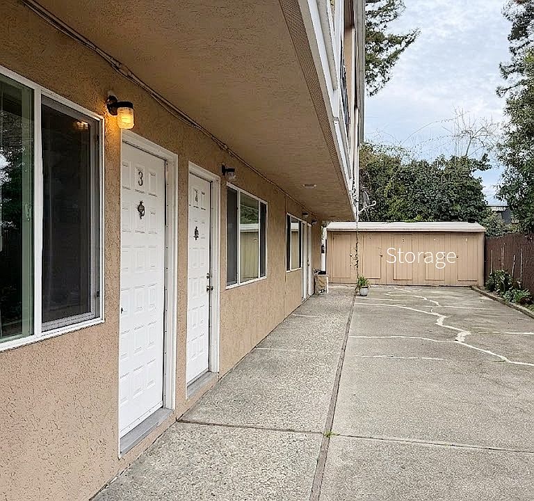 Each unit has an extra storage cabin on site