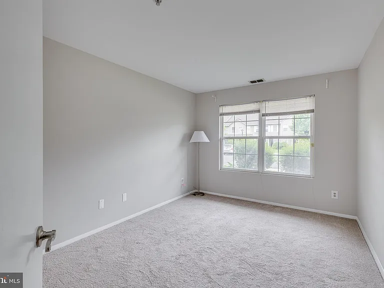 34 Foxglove Dr — Photo 6