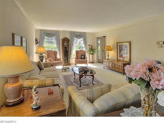 4th image of 4583 Parkedge Dr