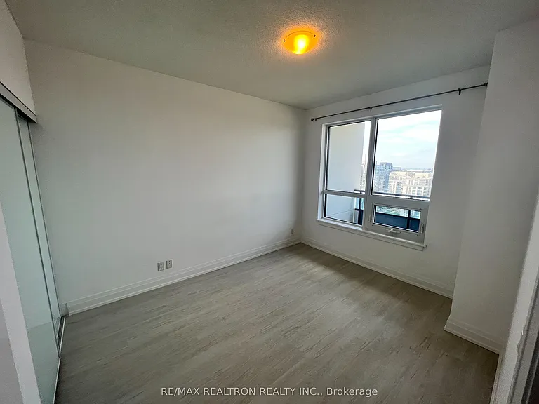 7890 Bathurst St #2008 — Photo 17