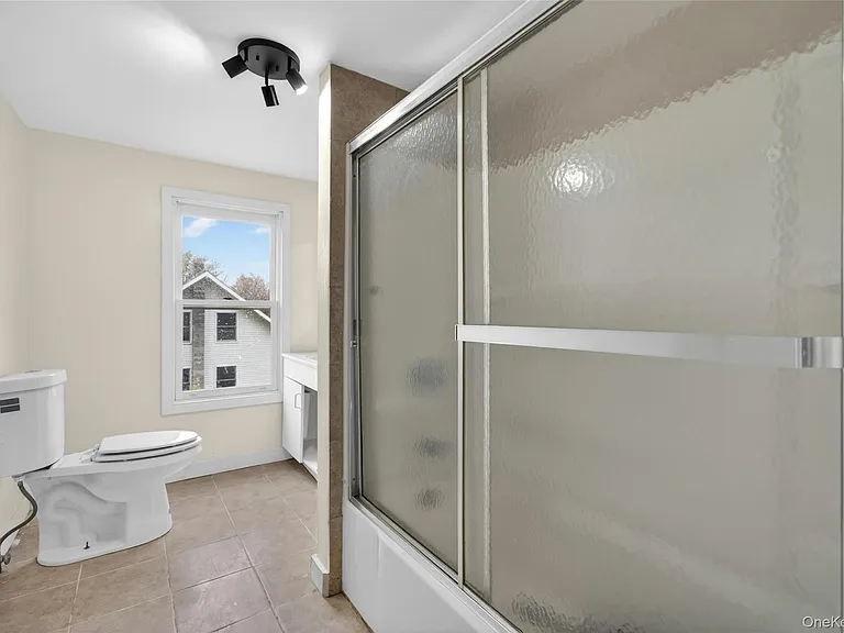 41 Rock Ridge Ave — Photo 16