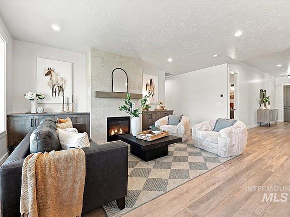 3rd image of 598 W Millstone St