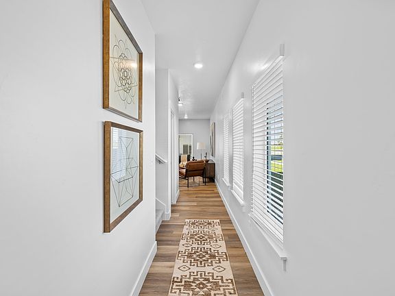 PREVIOUS BUILD Finished home photos are representational images only. See sales agent for details.