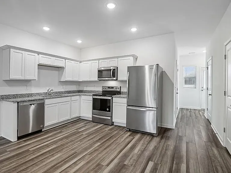 3 bed, 1594 sqft, $1,950 — Photo 4