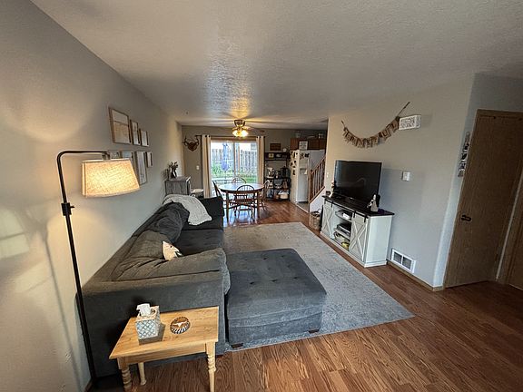 2nd image of 1330 Creekside Ln