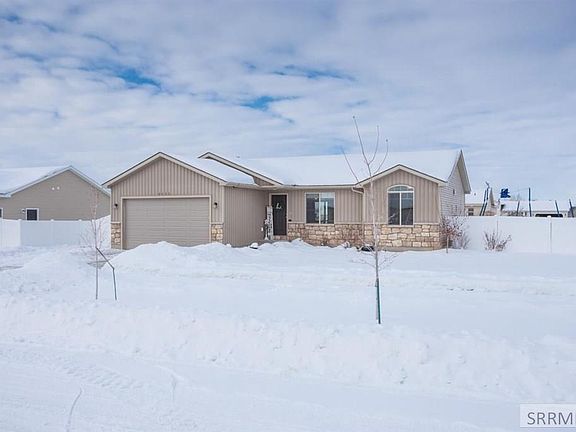 2nd image of 2333 N Roy Dr