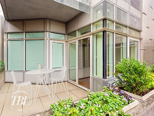 Sold by Corcoran | media 14