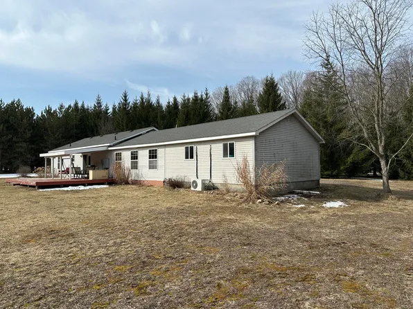 6687 Booty Rd, Alanson, MI 49706