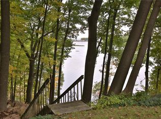 90 Indian Trail Ave, Rochester, NY 14622