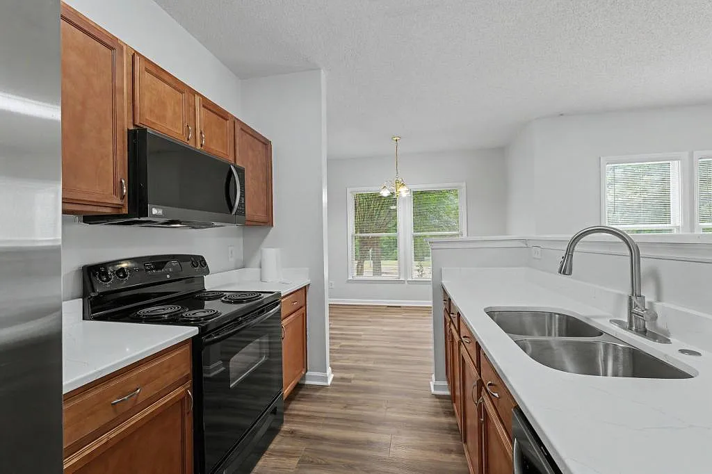 2211 Charles Harshaw Ave — Photo 2