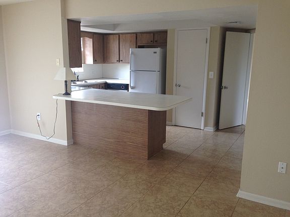 4th image of 1262 Seminole Dr