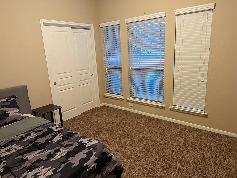 5715 Drury Ln — Photo 12