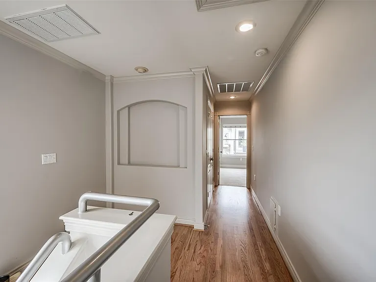315 Sandman St — Photo 16