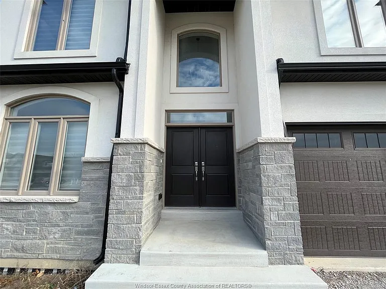 365 Christine Ave — Photo 3