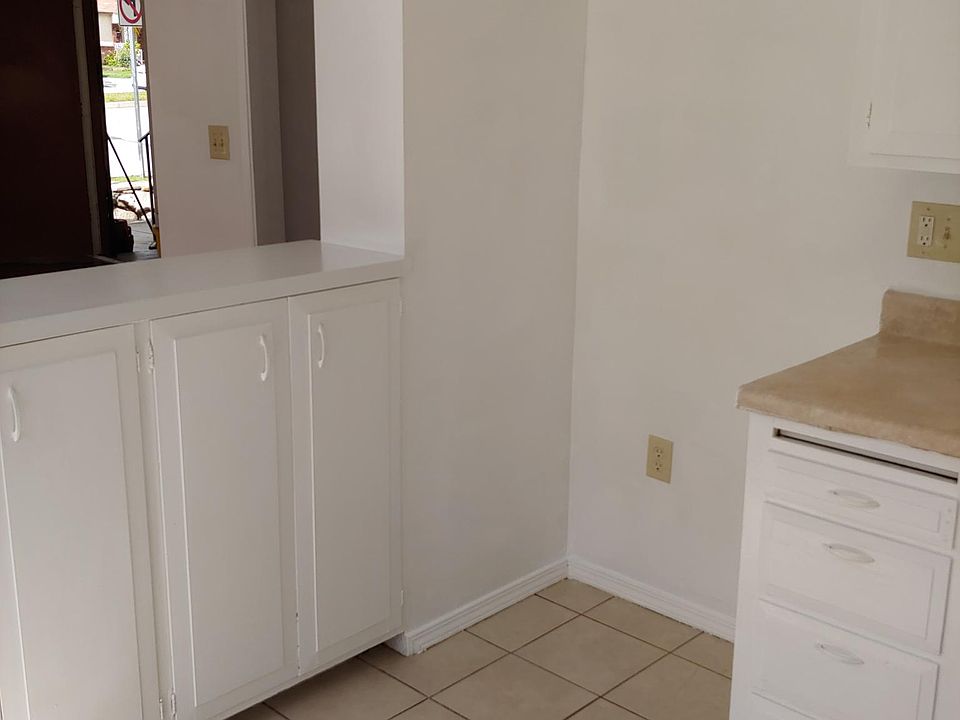 1st image of 1516 New Ave