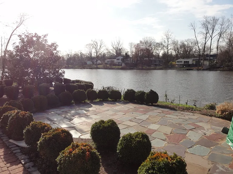 45 Lakeside Drnd #2 — Photo 5