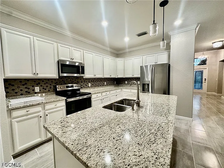 12952 Broomfield Ln — Photo 4