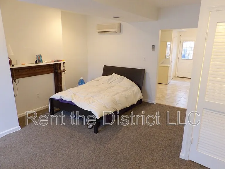 403 M St NE #B — Photo 6