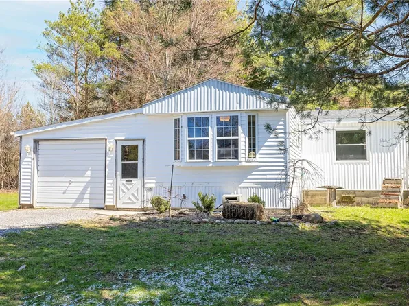 809 Schad Rd, Alden, NY 14004