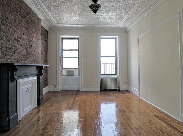 43-70 Kissena Boulevard image 1 of 1