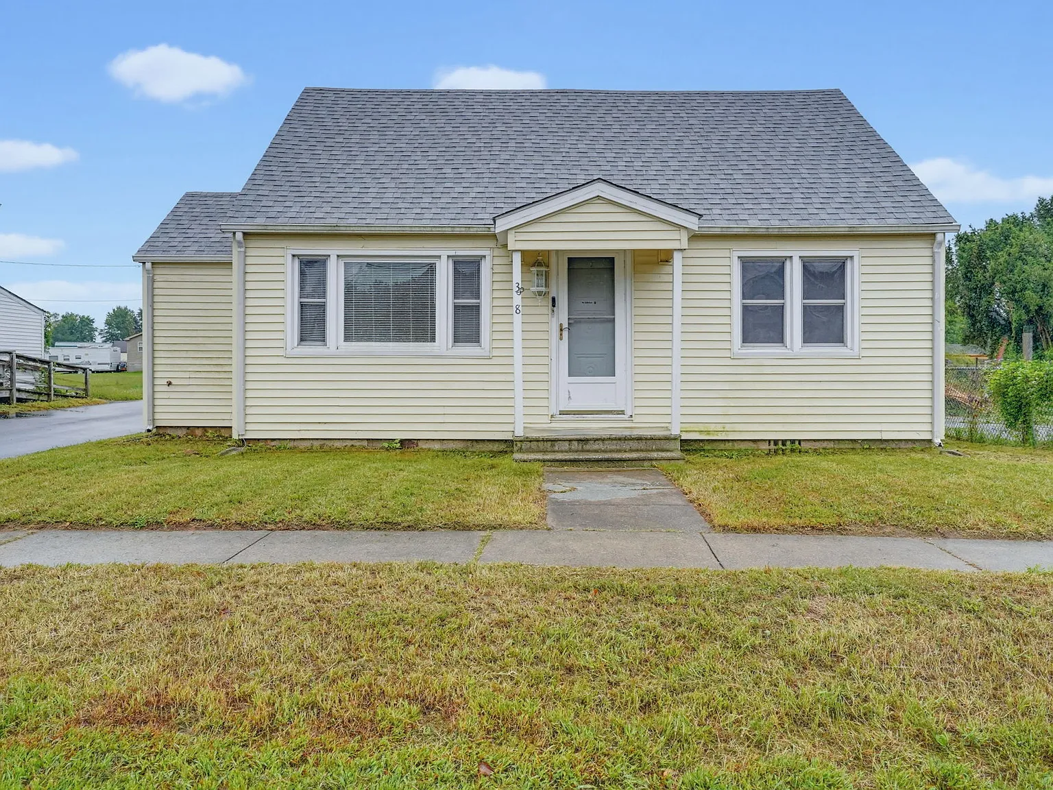 3 bed, 1446 sqft, $1,750 — Photo 2