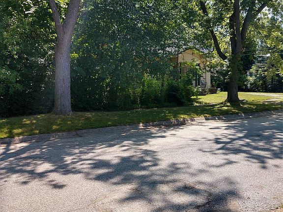 3rd image of 2212 Hoff St