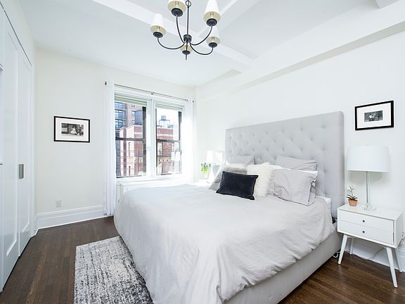 4th image of 245 W 74th St APT 9C
