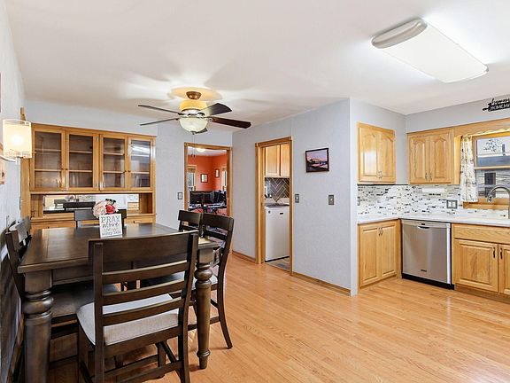 4th image of 810 5th St W