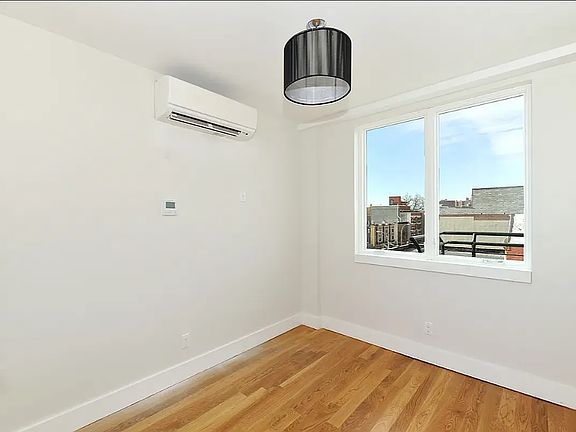 5th image of 183 Tompkins Ave APT 5A