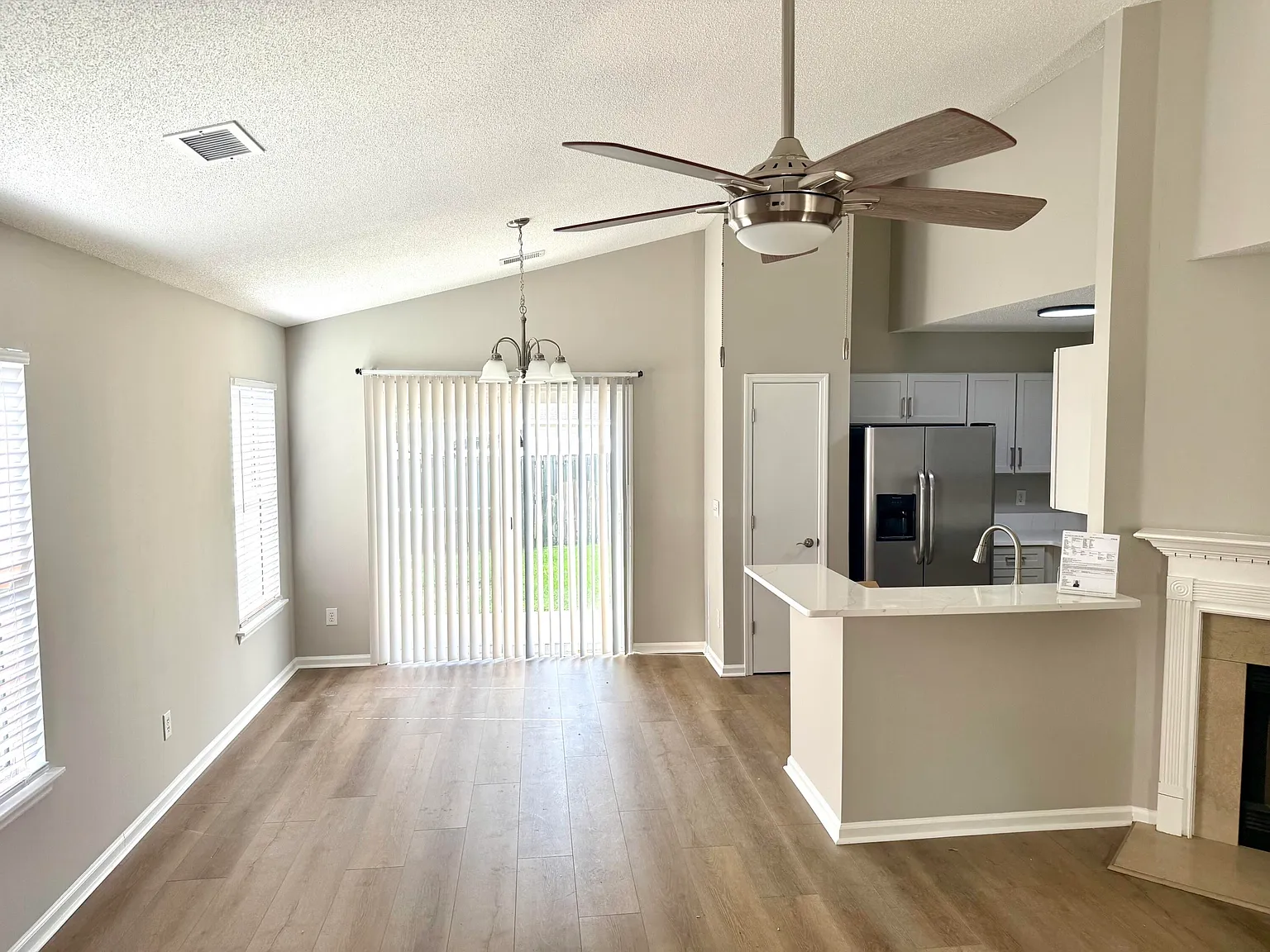 3 bed, 2.0 bath, 1223 sqft, $1,850 — Photo 2