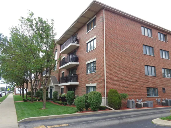 3730 W 111th St APT 203, Chicago, IL 60655