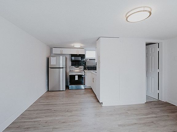 5th image of 1228 E Osborne Ave #B