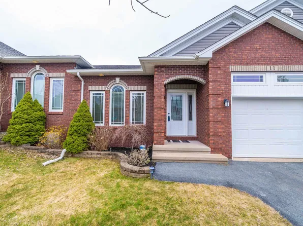 11 Kirkwood Ct, Halifax, NS B4A 0A9