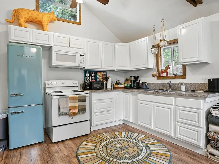 24990 Marion Ridge Dr #24990 — Photo 6