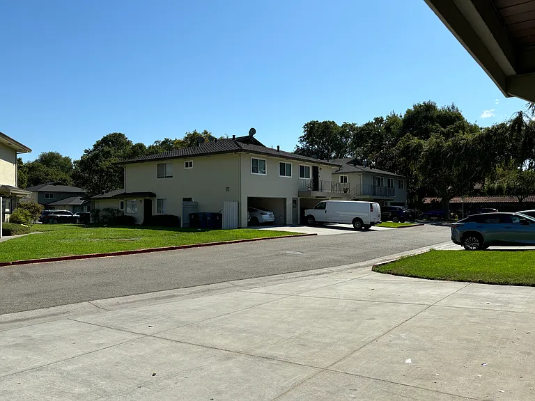 Decoto Rd — Photo 10