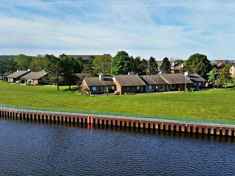 1st image of 108 Harbor Dr