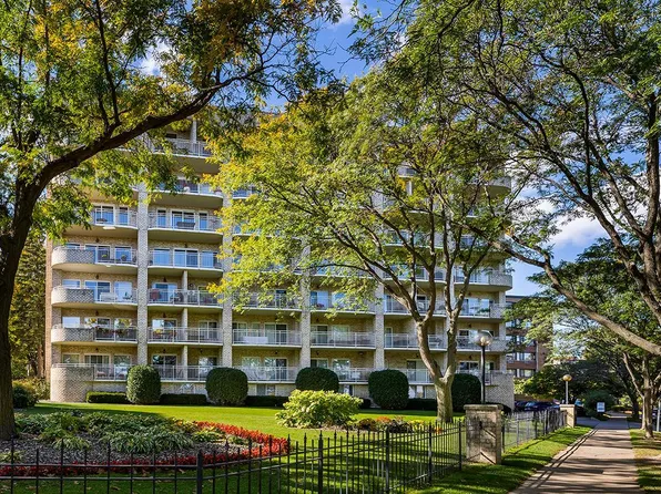 3300 W 32nd St APT 203, Minneapolis, MN 55416