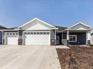7431 16th St S, Fargo, ND 58104