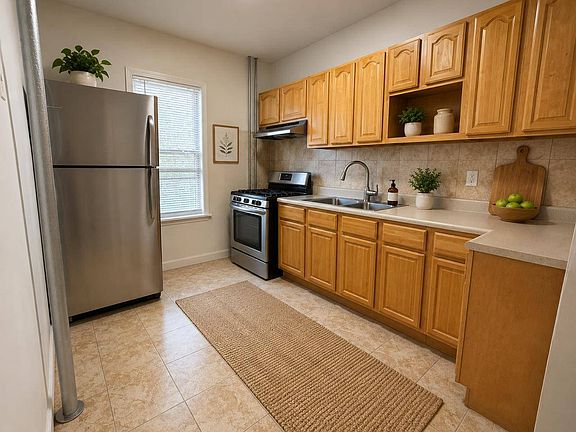 5th image of 4222 Carpenter Ave
