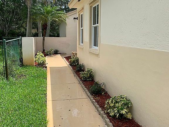 4th image of 20723 NW 3rd Ct