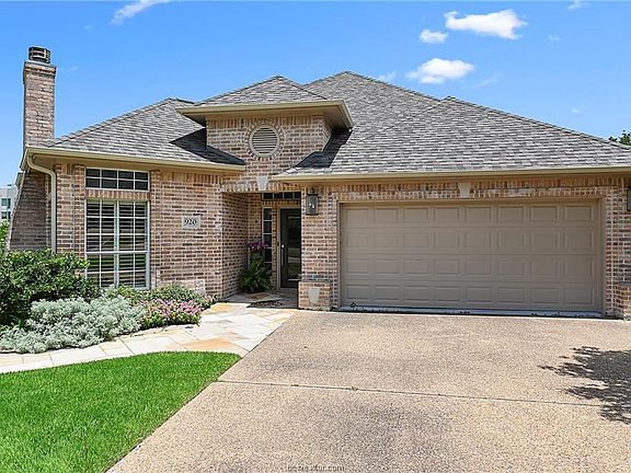 3rd image of 920 Grand Oaks Cir