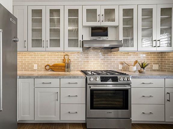 3rd image of 285 Del Mesa Carmel