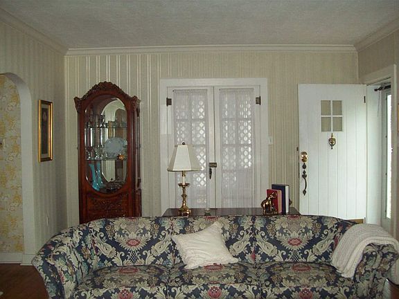 3rd image of 311 N 4th St