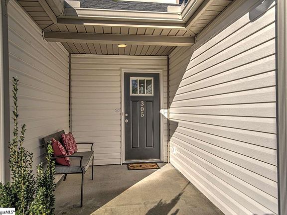 3rd image of 305 Glenlea Ln