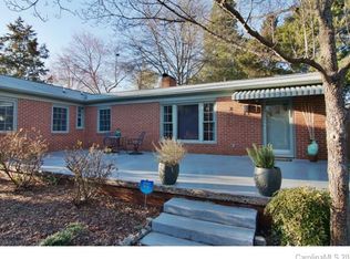 1421 Cyrus Dr, Charlotte, NC 28205