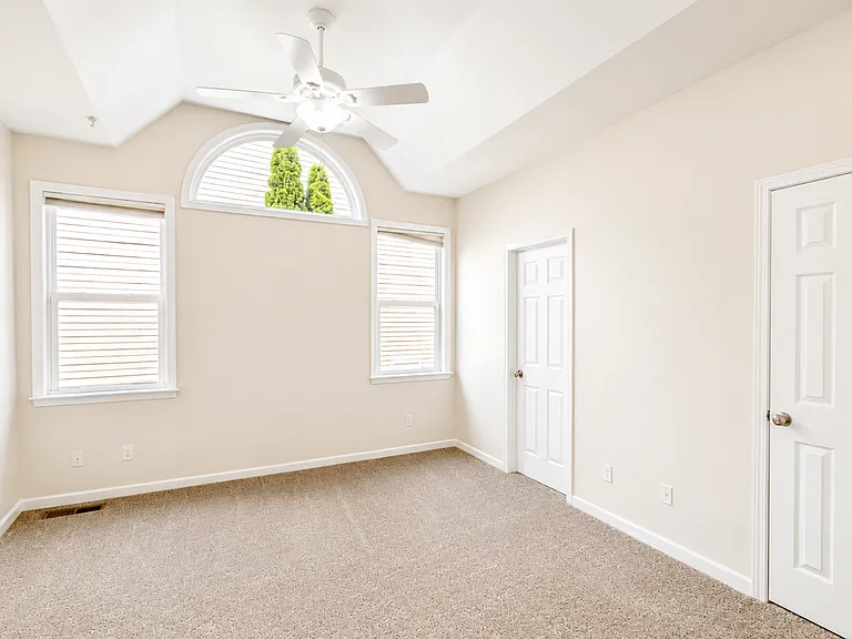 106 Woodcreek Cir — Photo 7