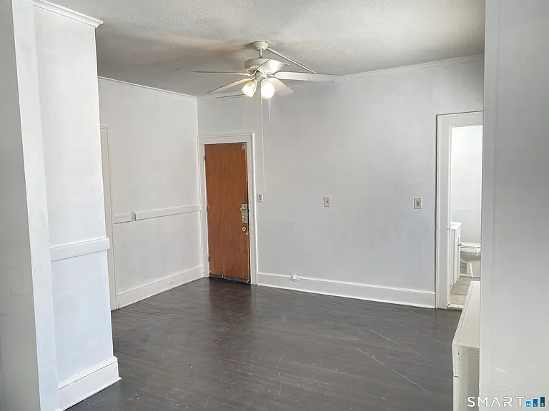 54-56 Westbourne Pkwy #1 — Photo 7