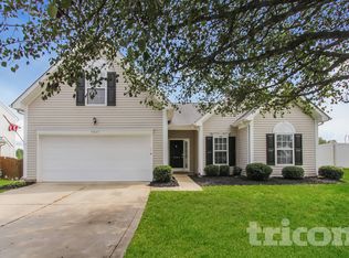 9043 Sanders Creek Ct, Charlotte, NC 28269