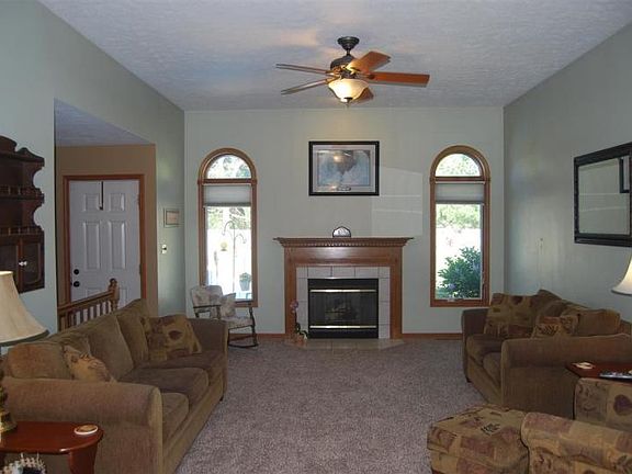 2nd image of 51588 Carpenters Dr