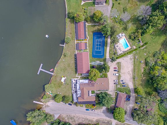 3rd image of 5700 Scenic Dr